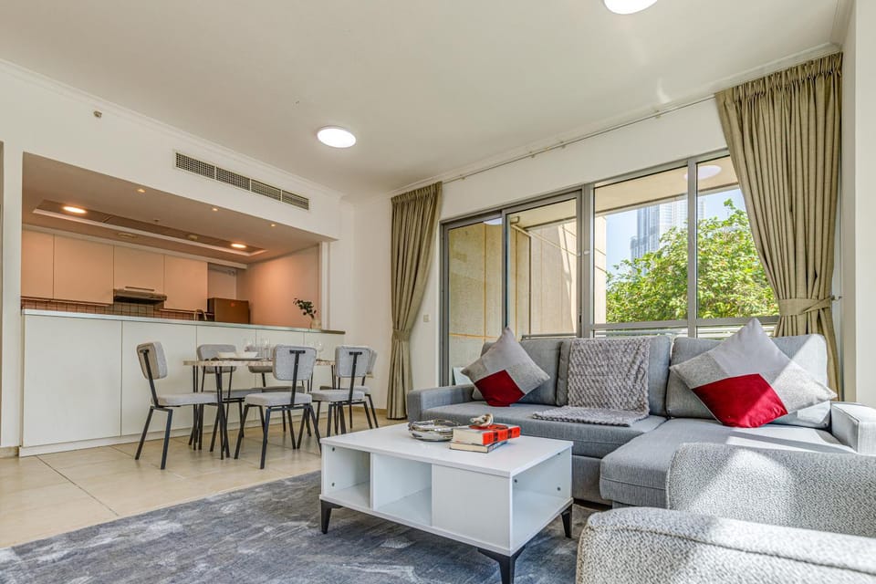Allsopp & Allsopp - 2-Bedroom Apartment in The Residences 5, Downtown Apartment in Dubai