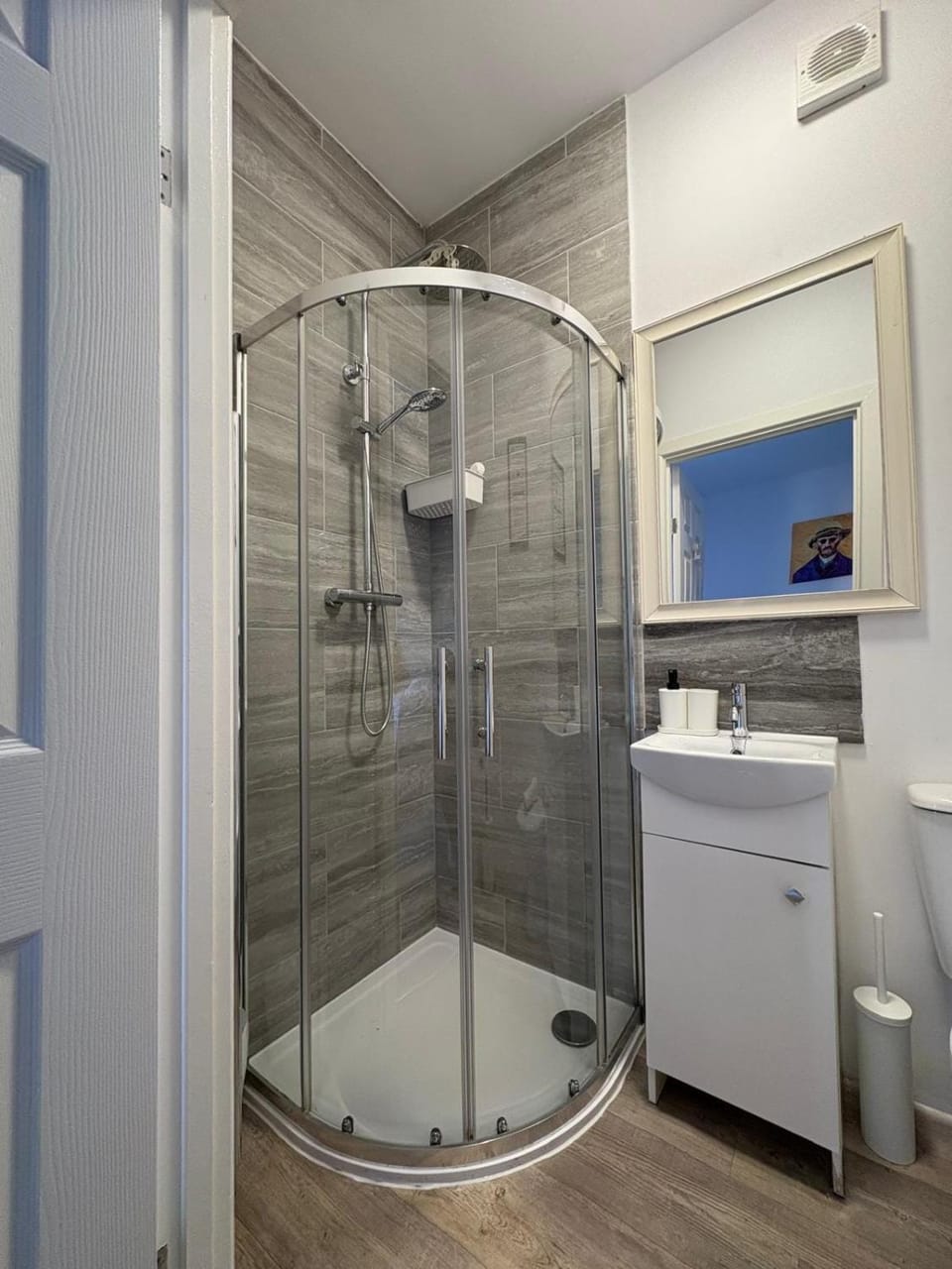 Central Peterborough Studio 6 Apartment in Huntingdonshire District