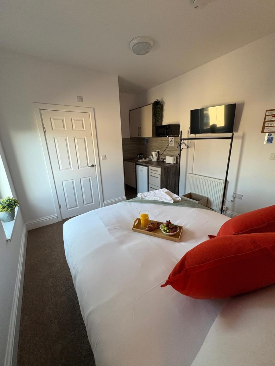 Central Peterborough Studio 6 Apartment in Huntingdonshire District