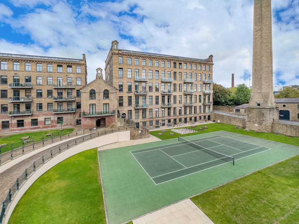 Property building, Tennis court