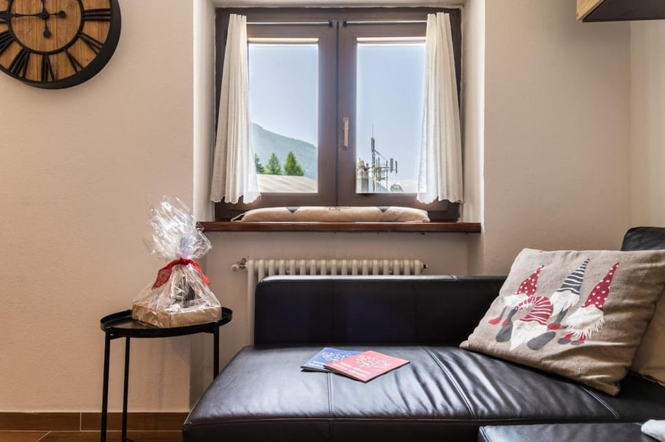 MCX Vacation Rental - L'Etoile Des Alpes, Family Apartment just 500 Meters from the Ski Lifts ! Apartment in Valtournenche