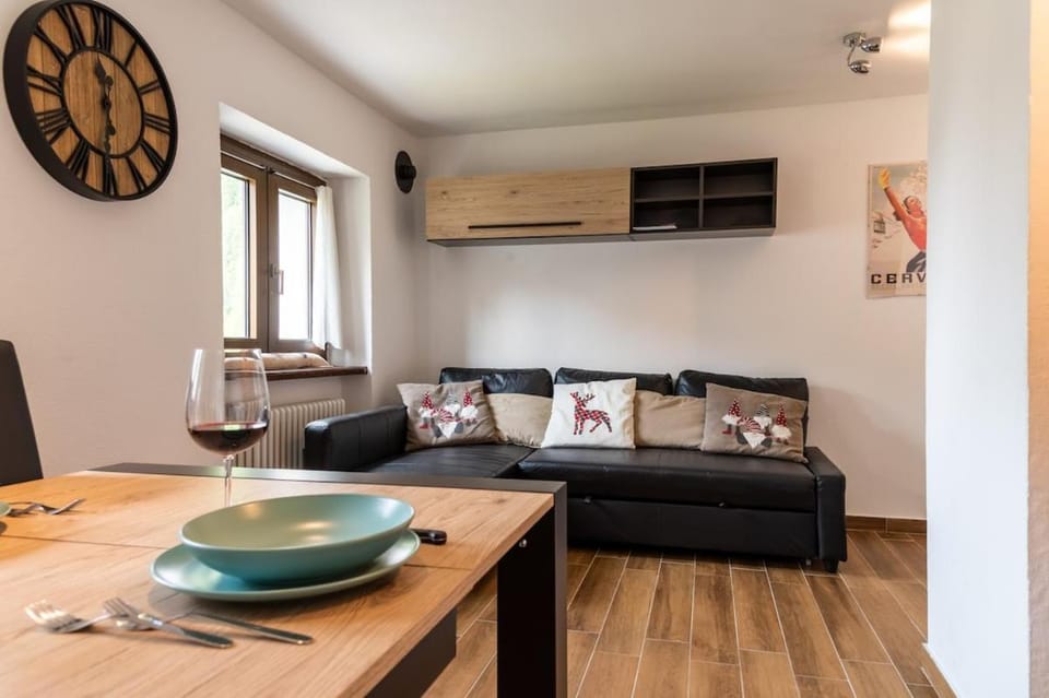 MCX Vacation Rental - L'Etoile Des Alpes, Family Apartment just 500 Meters from the Ski Lifts ! Apartment in Valtournenche