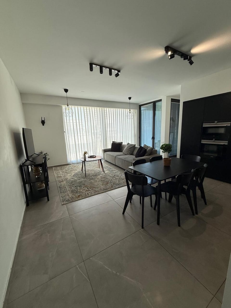 Chic and Modern by Sea U TLV Apartment in Tel Aviv-Yafo