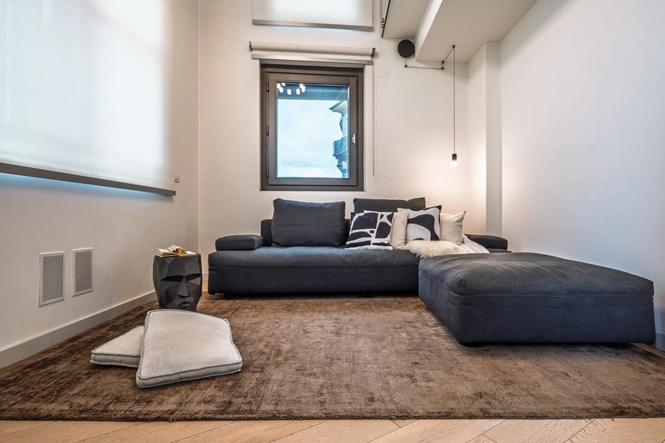 Living room, Seating area, Bedroom, towels, air conditioner