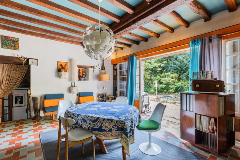 Property building, Living room