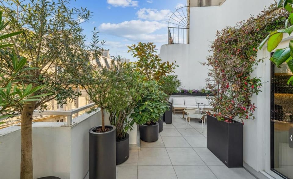 Penthouse Design & Luxury Terrace Apartment in Paris
