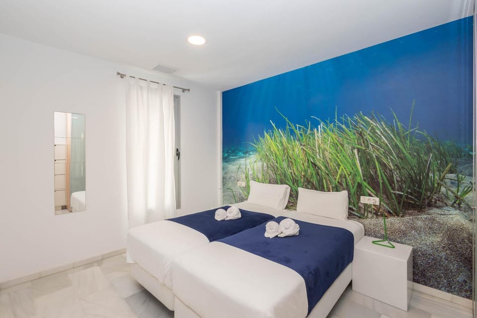 Bright Flat - Beachfront Las Canteras House in Las Palmas de Gran Canaria