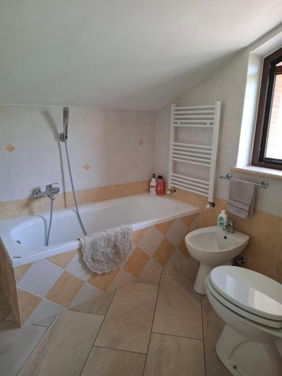 Toilet, Bathroom, Bath, bidet, towels