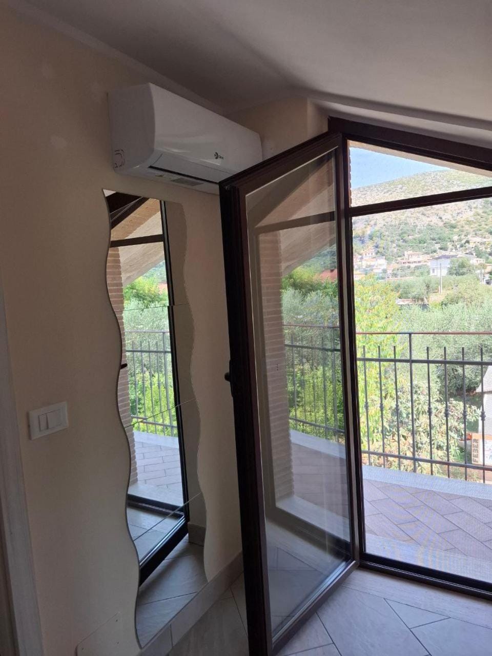View (from property/room), Balcony/Terrace, air conditioner