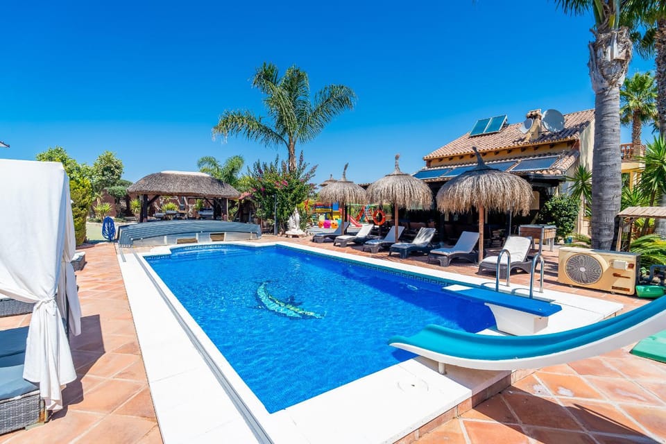 Swimming pool
