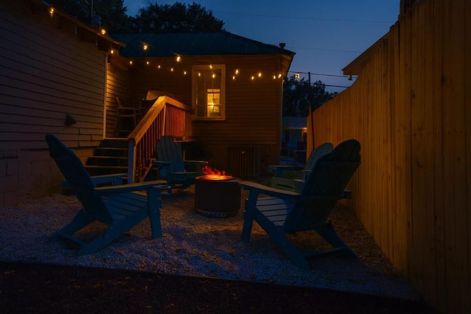 Bangalow 2B 1 BA - Minutes from 5 Points House in Columbia