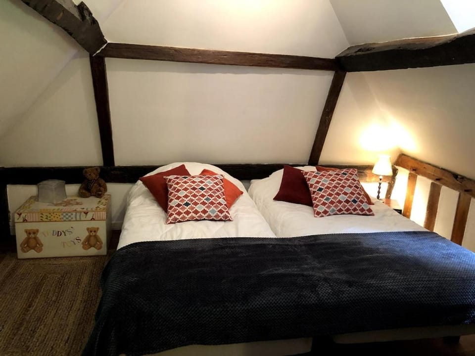 Gite LA PETITE CHAUMIERE House in Normandy