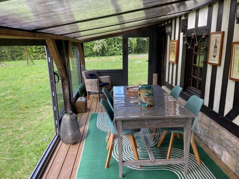 Gite LA PETITE CHAUMIERE House in Normandy