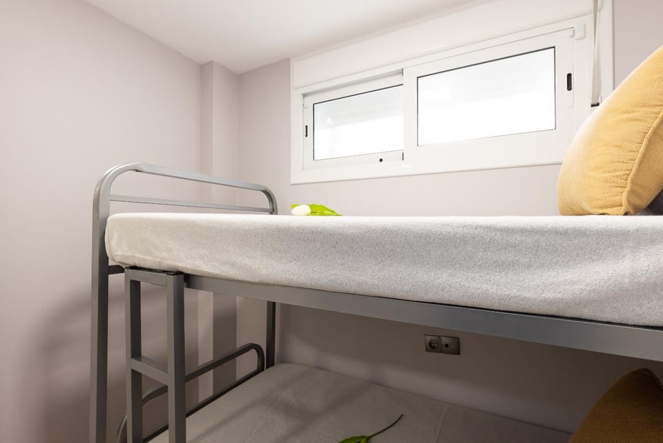 Bedroom, bunk bed