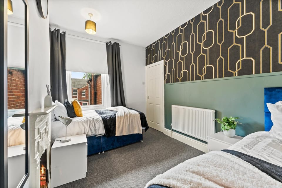 Sophisticated 2 bed in Doncaster sleeps 6! House in Doncaster
