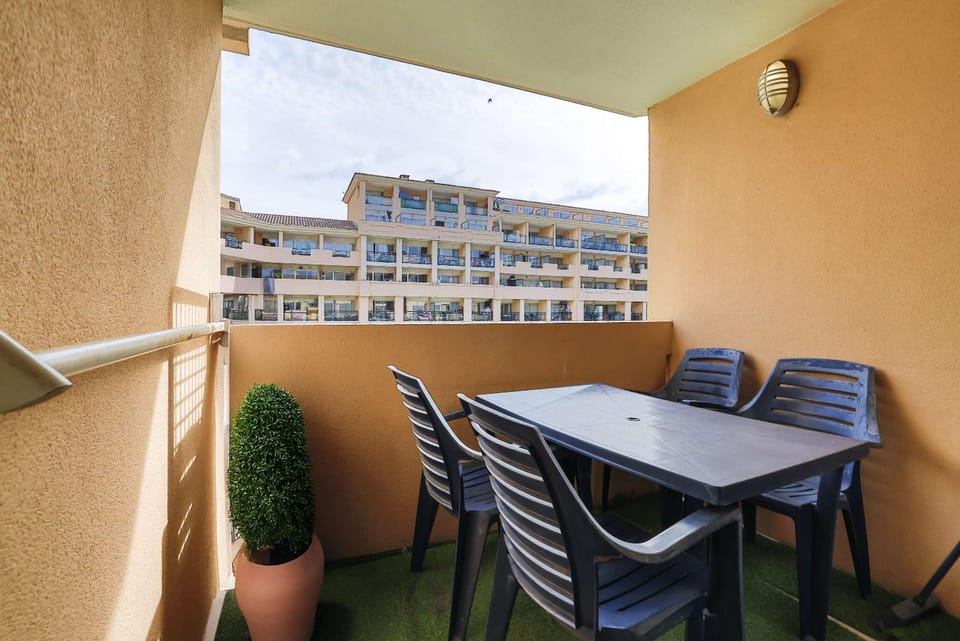 LX103 T2 balcon, piscine et accès plage à Cannes Apartment in Cannes