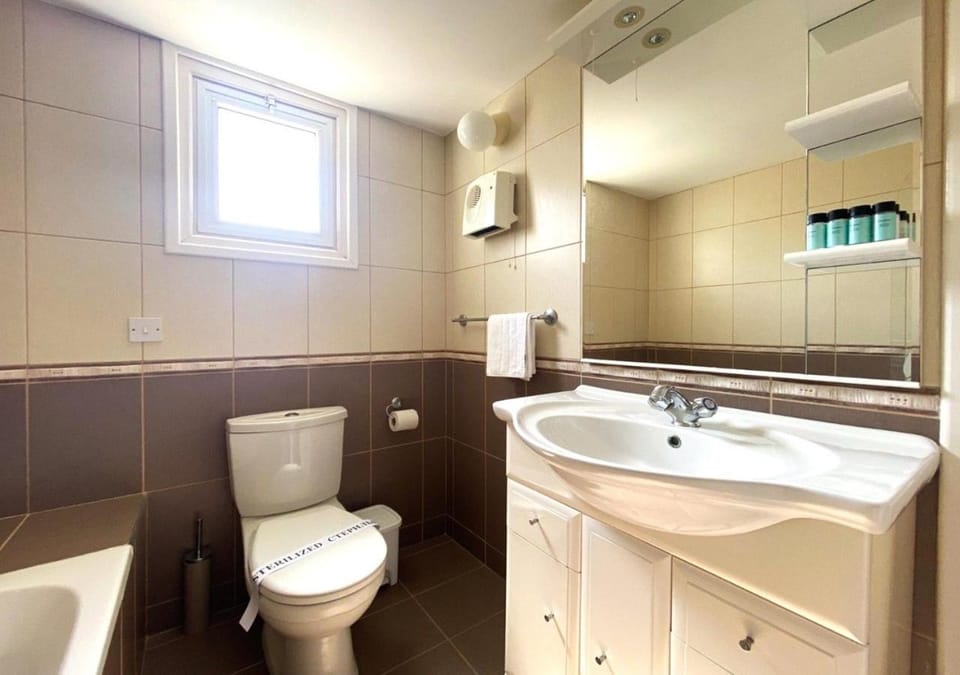 Bathroom, Bath