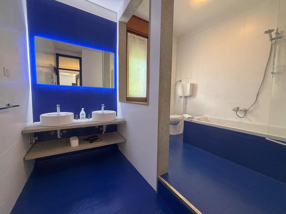 Bathroom, Bath