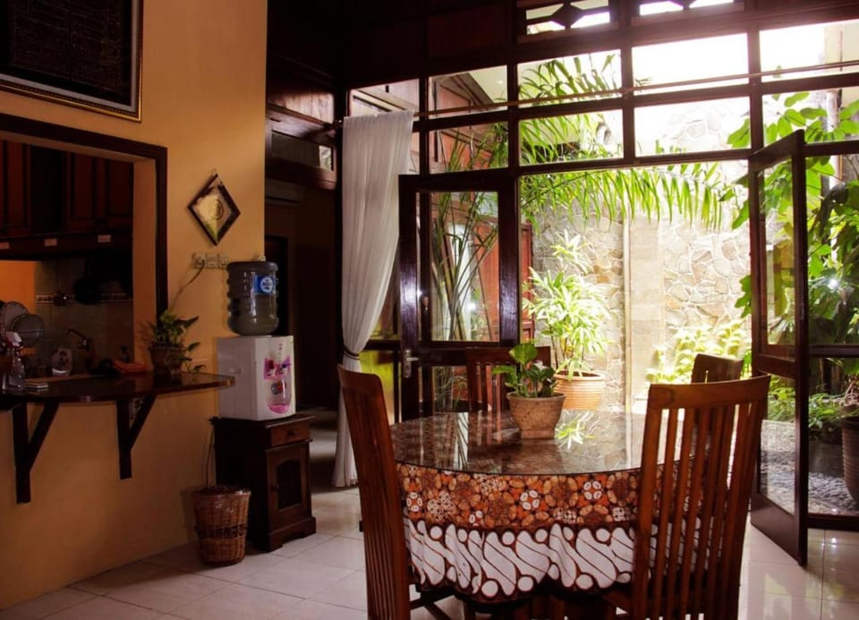 Ndalem Ngadisuryan Bed and Breakfast in Yogyakarta