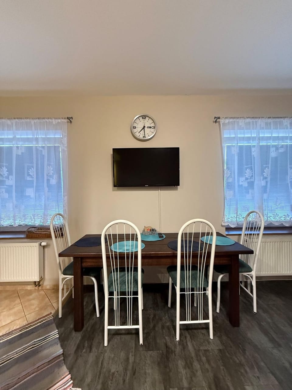 TV and multimedia, Dining area