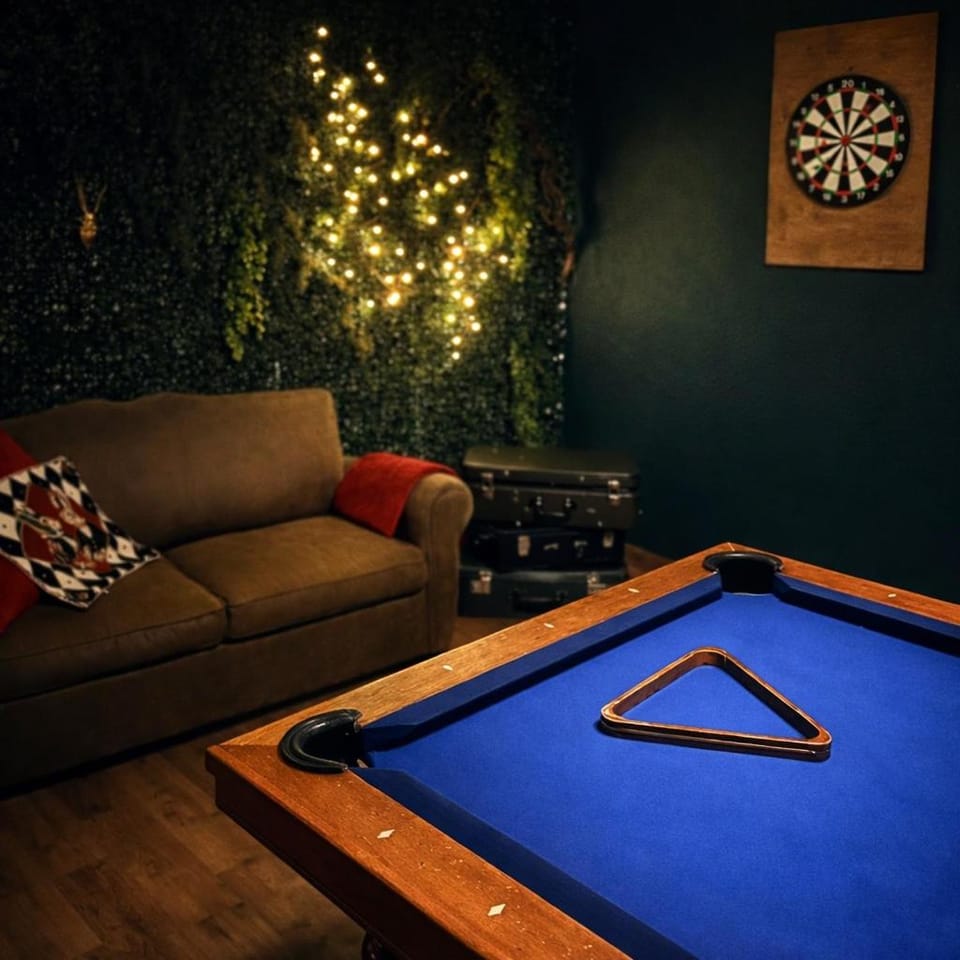 Billiard, Living room