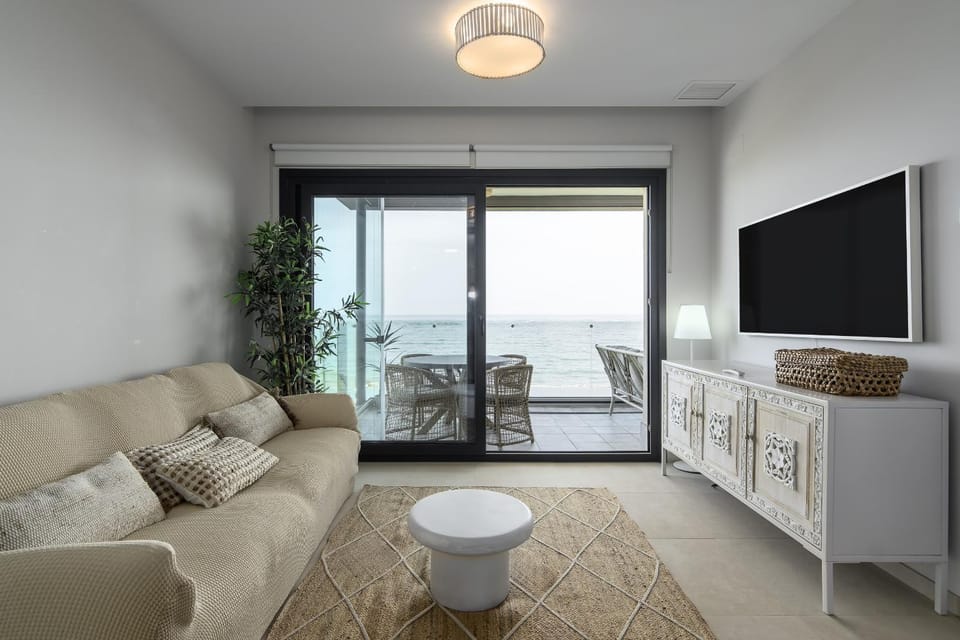 Communal lounge/ TV room, Living room