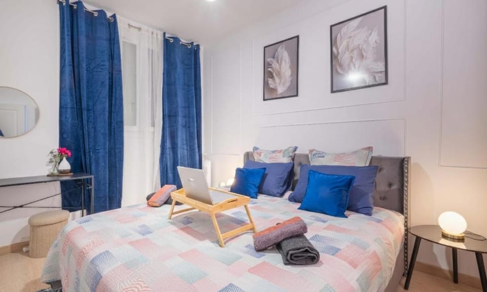 Private Cinema and Gaming Room Getaway Apartment in Dreux