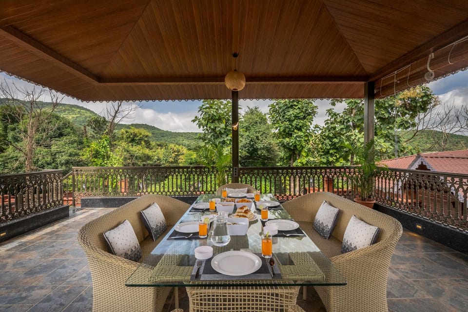 View (from property/room), Balcony/Terrace, Seating area, Dining area