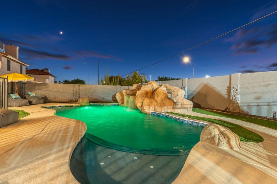Swimming pool