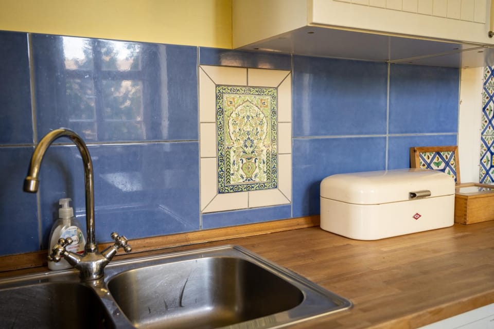 Kitchen or kitchenette, Decorative detail