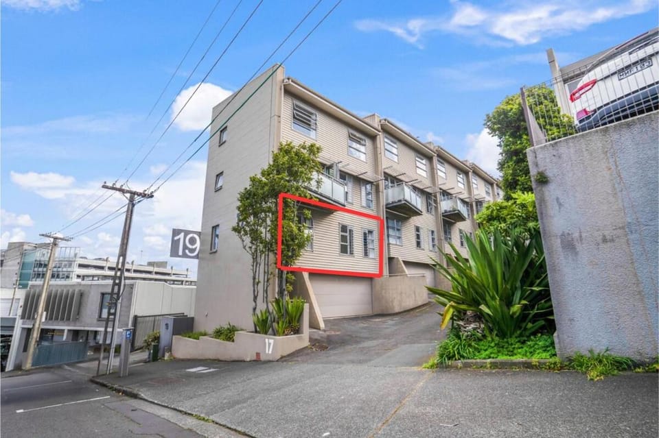 The Ultimate Compact Stay for Urban Explorers Apartment in Auckland