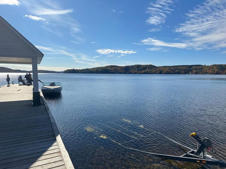 3000SF Modern Cottage, Muskoka House in Lake of Bays