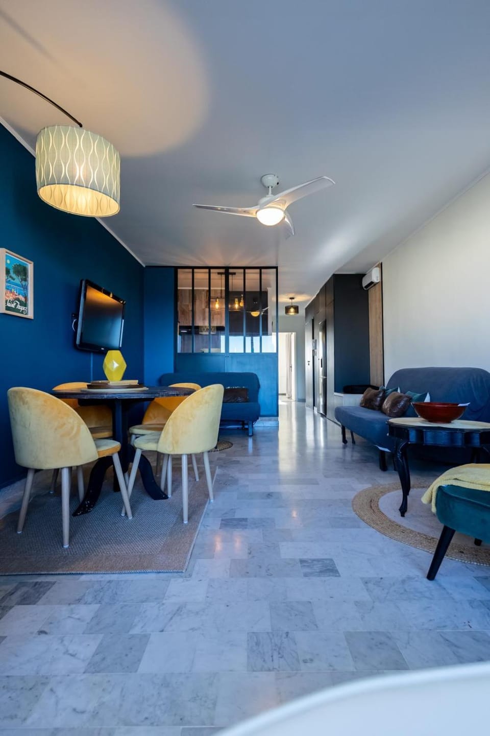 Seating area, Dining area