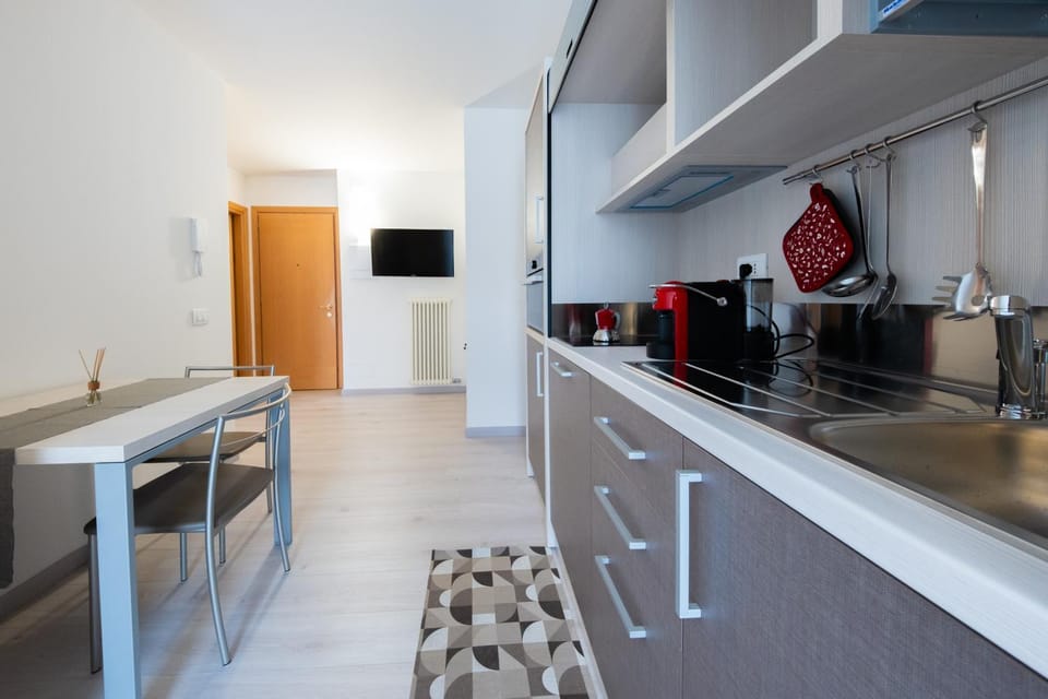 TV and multimedia, Kitchen or kitchenette, Dining area, oven