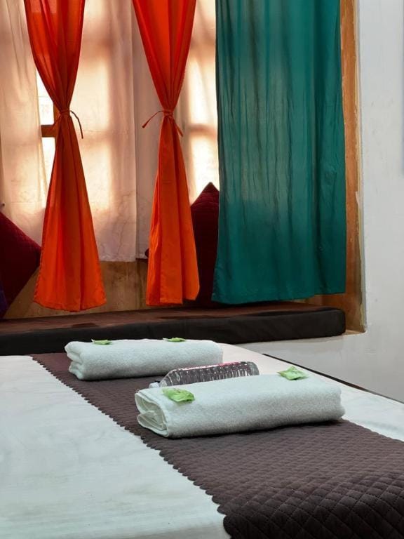 Bed, Photo of the whole room, Bedroom, towels