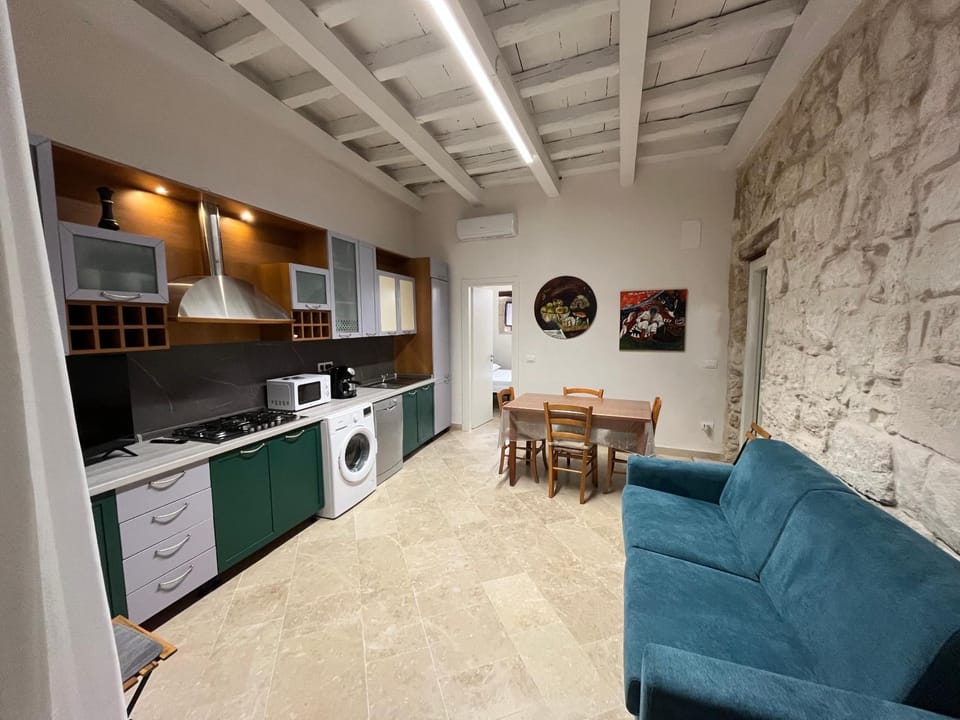 Kitchen or kitchenette, Living room, Dining area, washing machine