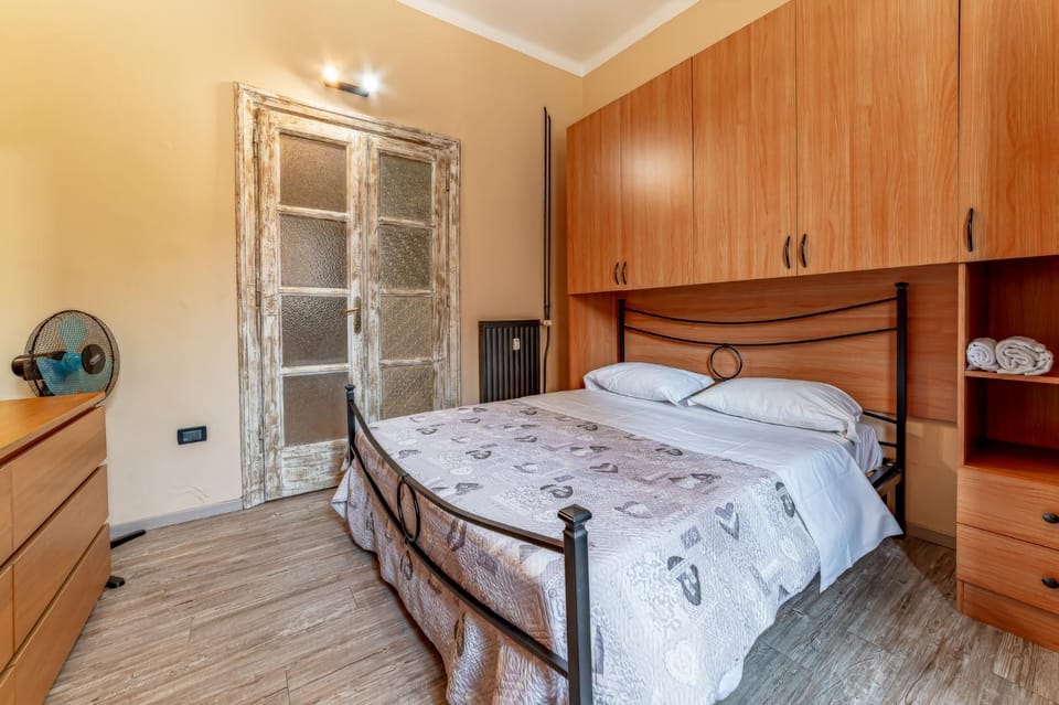 Bed, Photo of the whole room, Bedroom, towels, wardrobe
