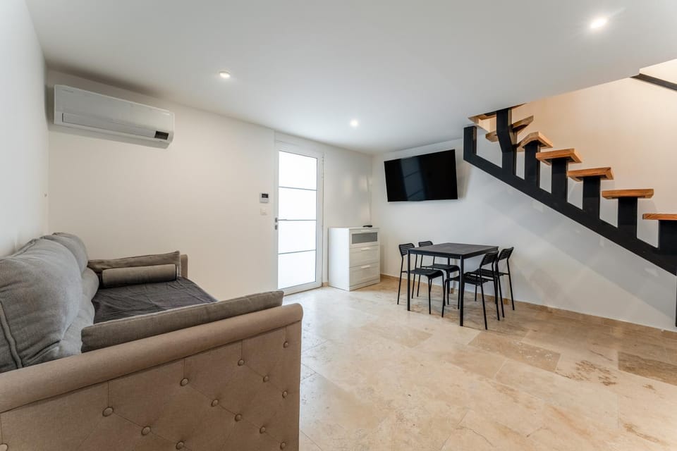 Property building, Living room