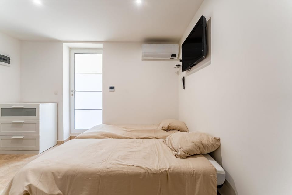 Living room, Bedroom