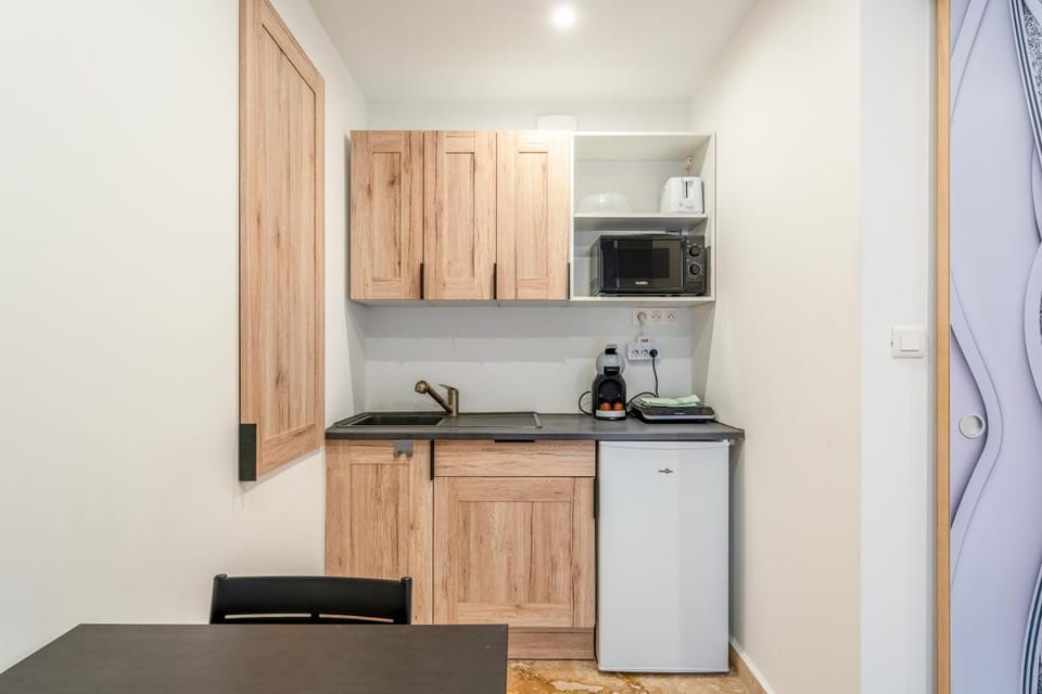 Kitchen or kitchenette, Living room