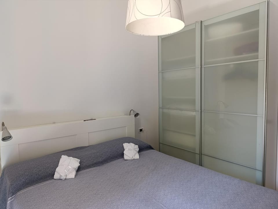Bed, Photo of the whole room, Bedroom, wardrobe