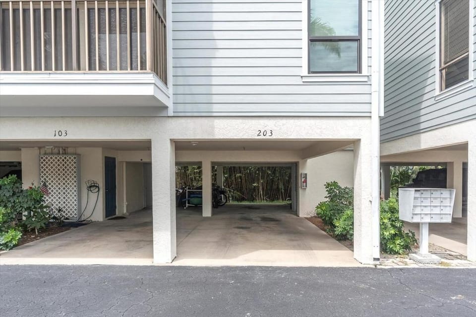 Flip Floppin' at Sandy Pointe by Coastal Chic Vacations Apartment in Holmes Beach