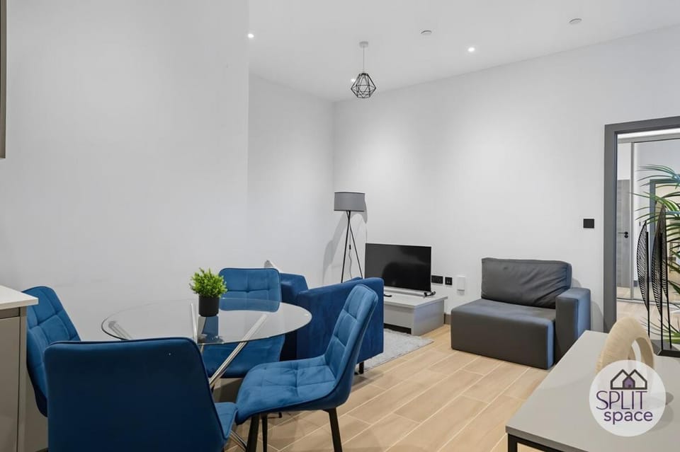 Free Parking - Next to Waitrose - Finchley 2Bed2BA Apartment in London