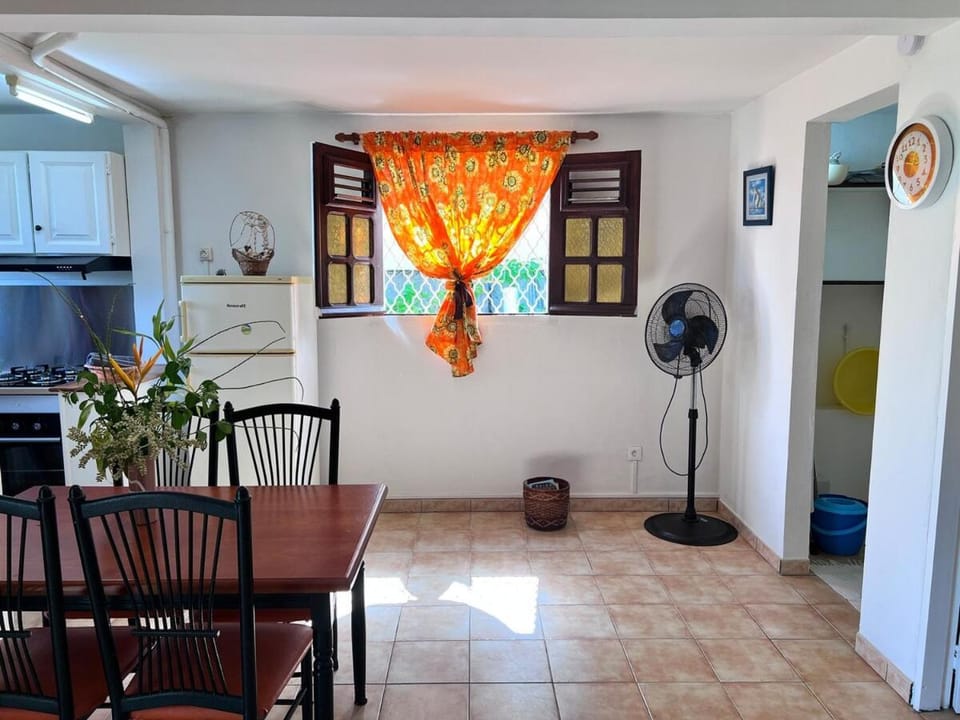 Cosy T2 dans village de pêcheurs, plage à pied Apartment in Sainte-Luce