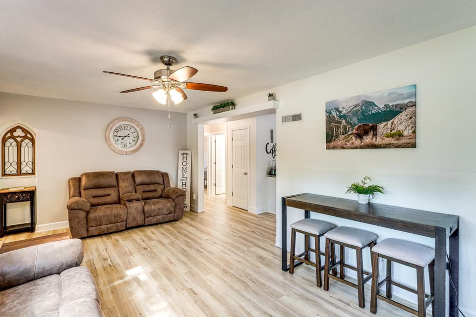 Half-Mi to Dtwn Yankton & River: Charming Home! House in Yankton