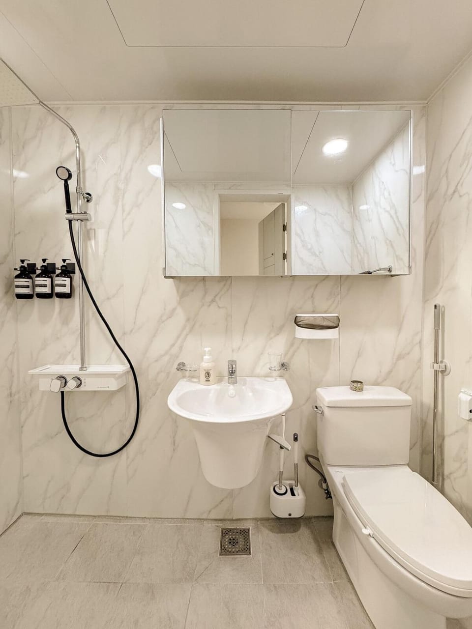 Dongdaemun Hans Stay Dongdaemun 15mins, Seongsu 10mins, Korea Kyunghee Hanyang University, Private 2 room, Subway Station 10mins Apartment in Seoul