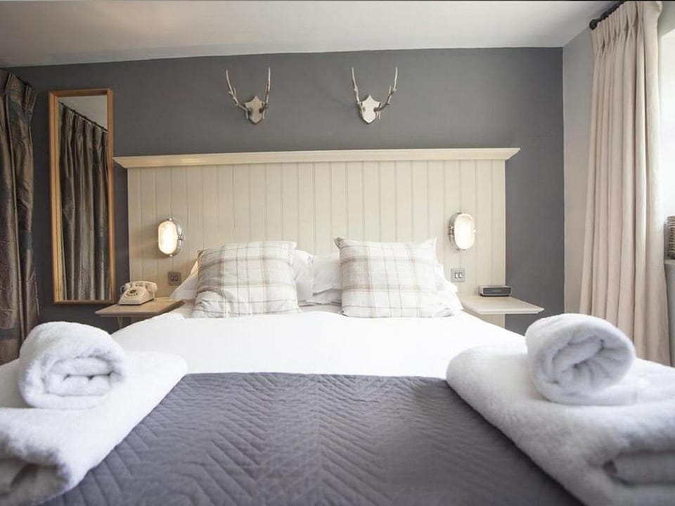 The Ragged Cot Hotel in Stroud District
