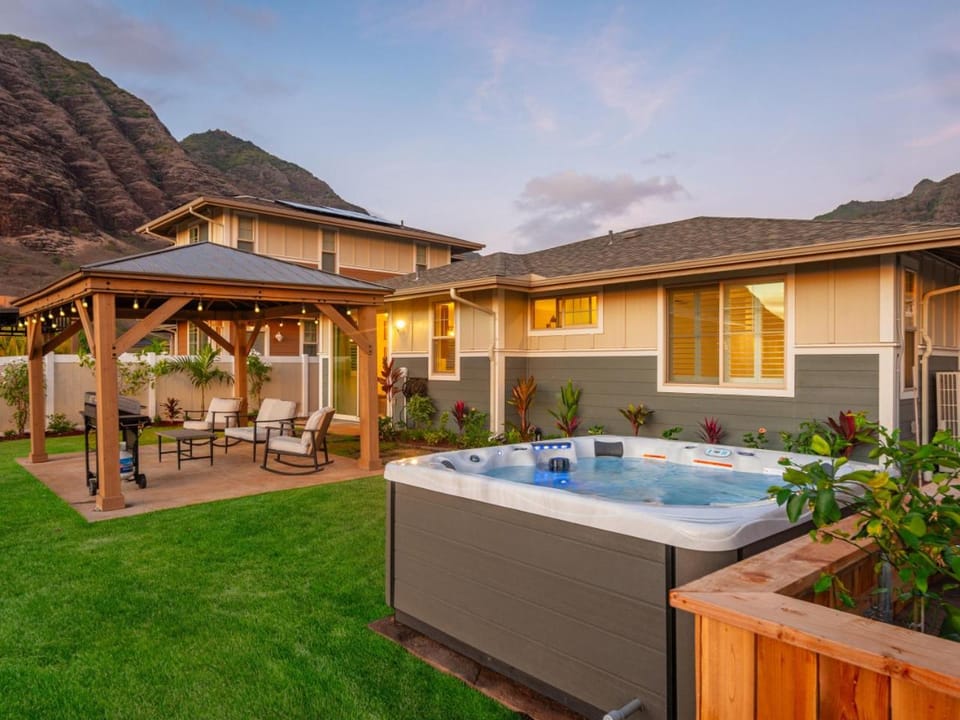 Garden, Hot Tub, Mountain view