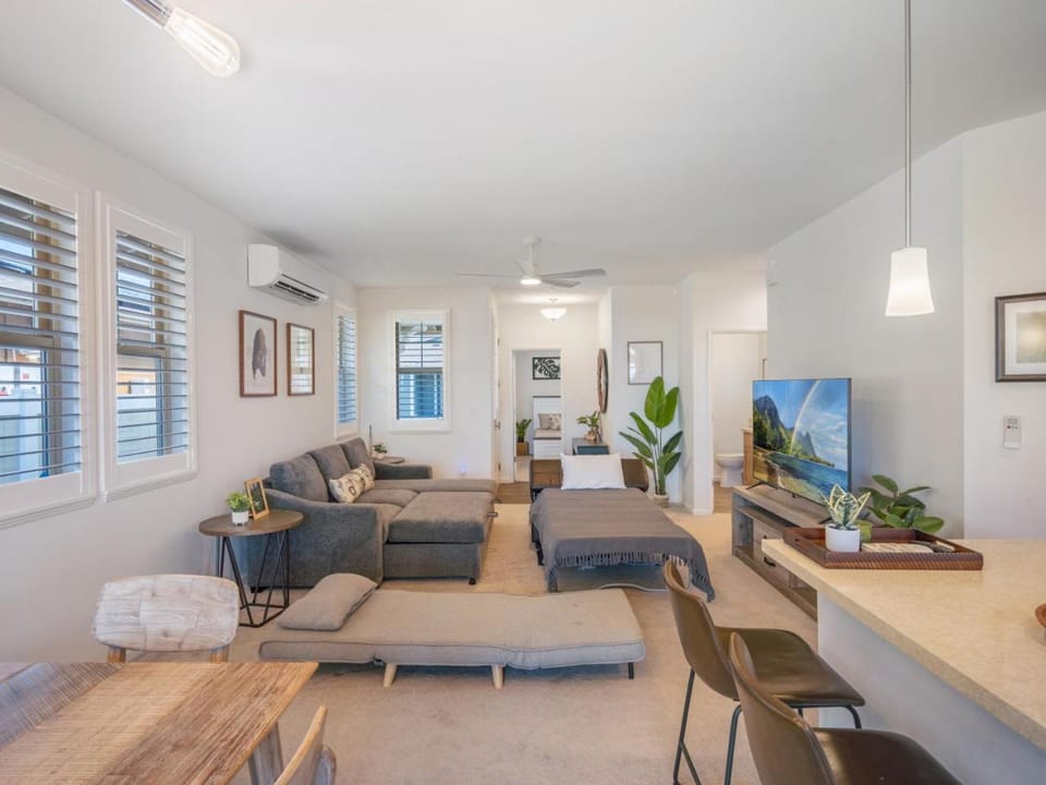 Breath of Life by Kalo Homes House in Makaha Valley