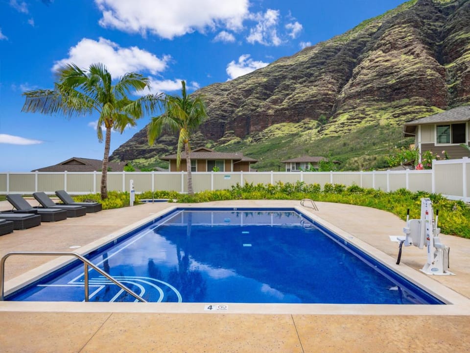Kalo Homes - Makaha Mountain Hideaway House in Makaha Valley